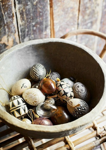 Easter egg decorations hand - egg,